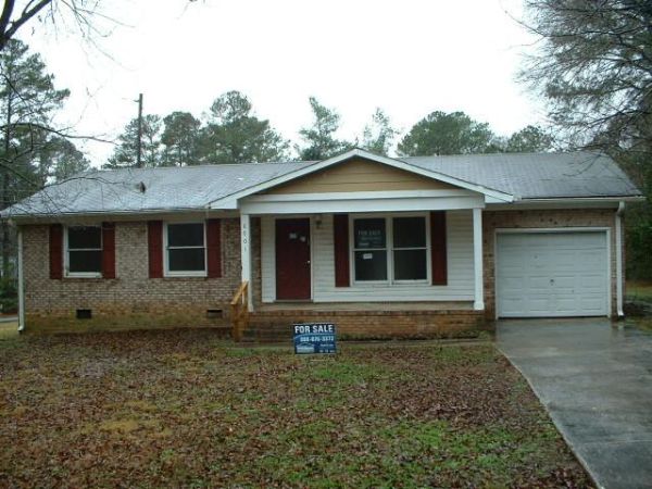 6901 Carlton Dr, Raleigh, NC 27616