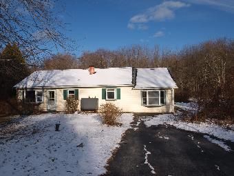 23 Rex Rd, Jewett City, CT 06351