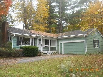 29 Cherry Hill Ter, Waterville, ME 04901