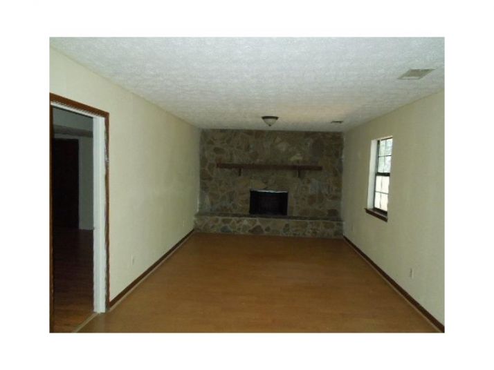 2904 Woodhollow Lane, Jonesboro, GA 30236