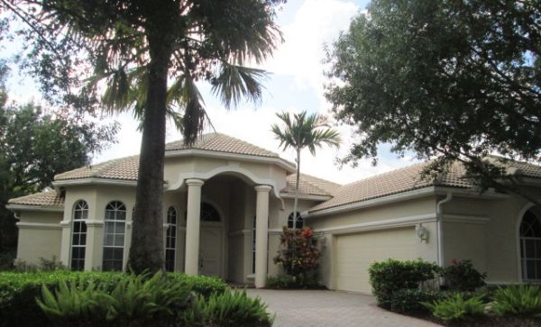 131 Pembroke Dr, Palm Beach Gardens, FL 33418