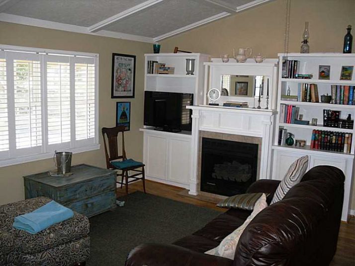 126 College Street, Blue Ridge, GA 30513