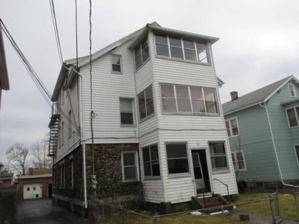 20 Mitchell St, New Britain, CT 06053