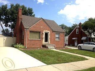21305 Outer Dr, Dearborn, MI 48124