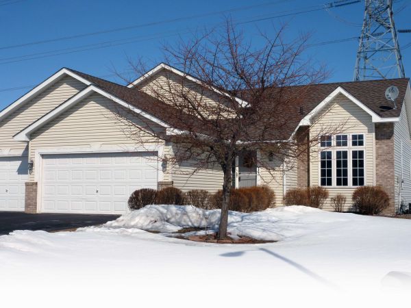 3927 Globe Flower N Circle, Minneapolis, MN 55443