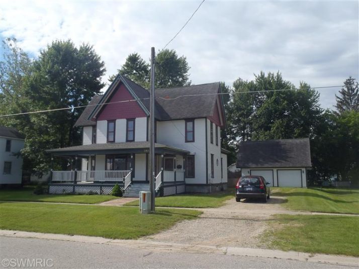 390 Danforth St, Coopersville, MI 49404