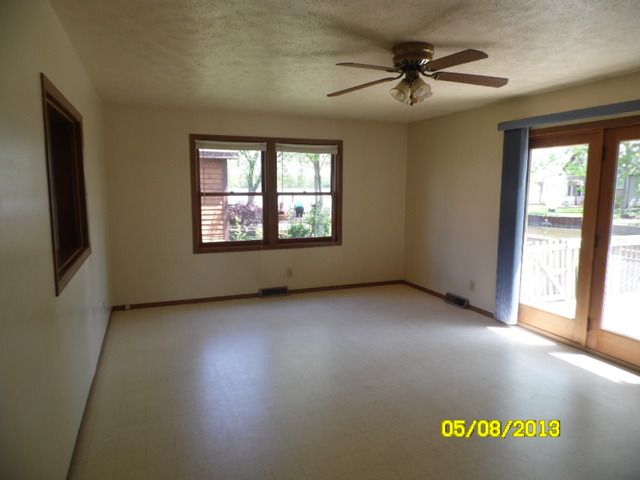 8085 E Blanchard Cir, Morris, IL 60450