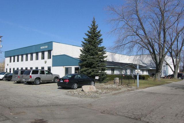 40030 Grand River Avenue, Novi, MI 48375