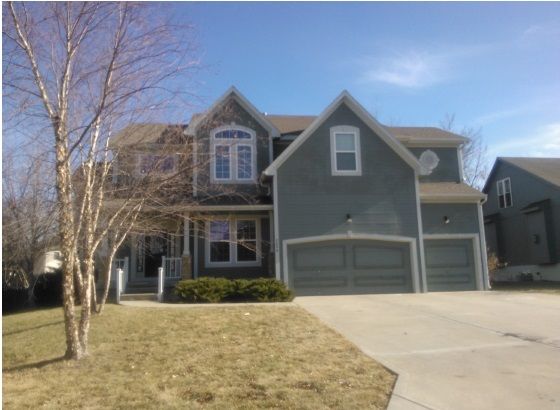 7335 Meadowsweet Lane, Lenexa, KS 66227