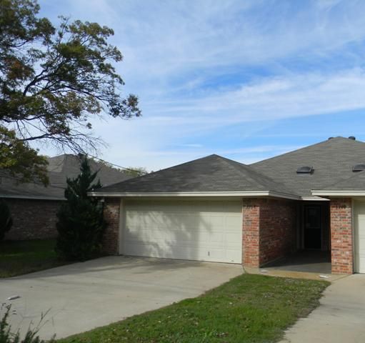 1110 -1112 W Spring St, Weatherford, TX 76086