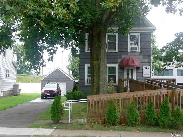 Longbrook Avenue, Stratford, CT 06614