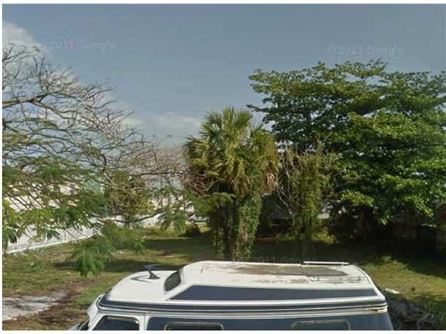 1171 NW 66 ST, Miami, FL 33150