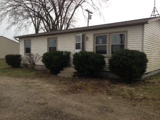 13255 Hough Rd, Memphis, MI 48041