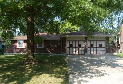 12810 Oakland Ave, Grandview, MO 64030