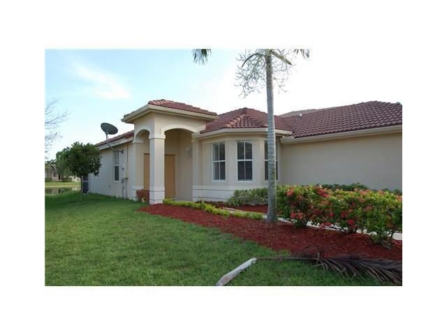 513 Live Oak Ln, Fort Lauderdale, FL 33327