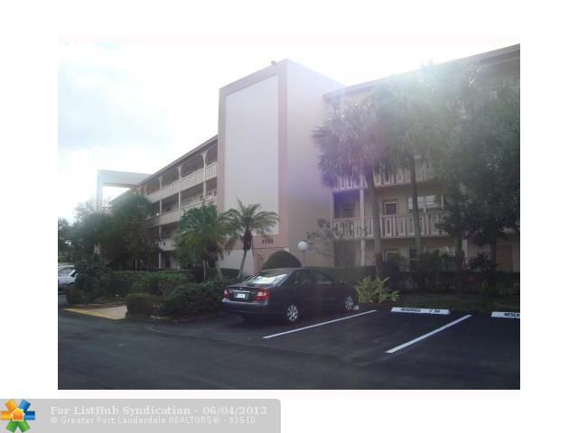 2002 Granada Dr Apt J3, Pompano Beach, FL 33066