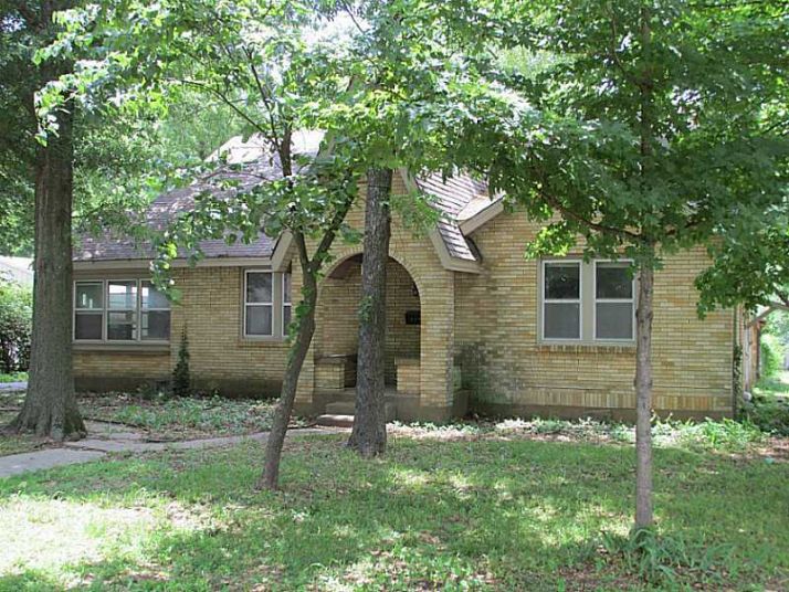 302 S SHILOH ST, Springdale, AR 72764