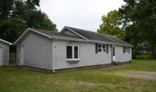 207 E Walnut St Argenta, IL 62501