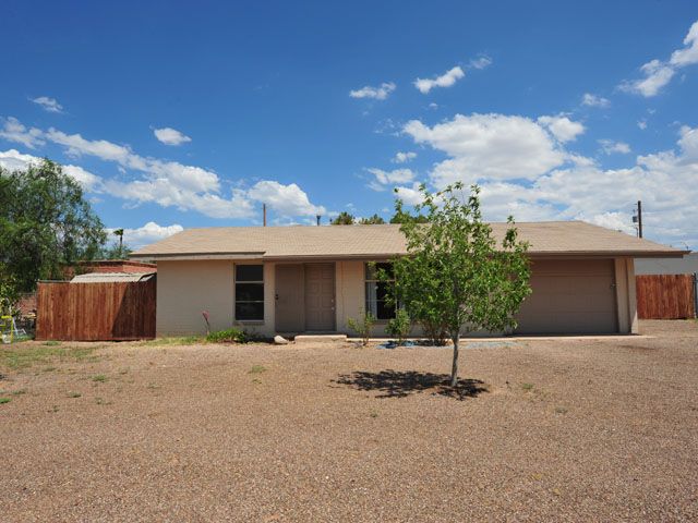 2025 S Stern Avenue, Tucson, AZ 85711