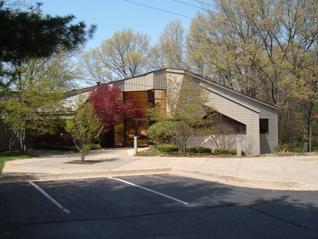 8120 Moorsbridge, Portage, MI 49024