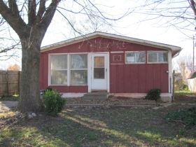 407 Pennsylvania Avenue, South Roxana, IL 62087