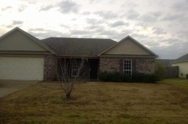 241 Hunters Run Drive, Benton, AR 72015