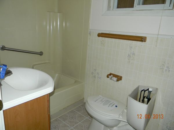 11 Shore Rd, Riverside, RI 02915