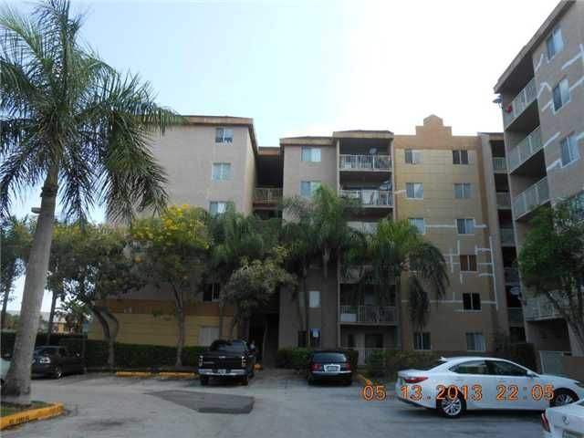 15221 SW 80 ST # 302, Miami, FL 33193