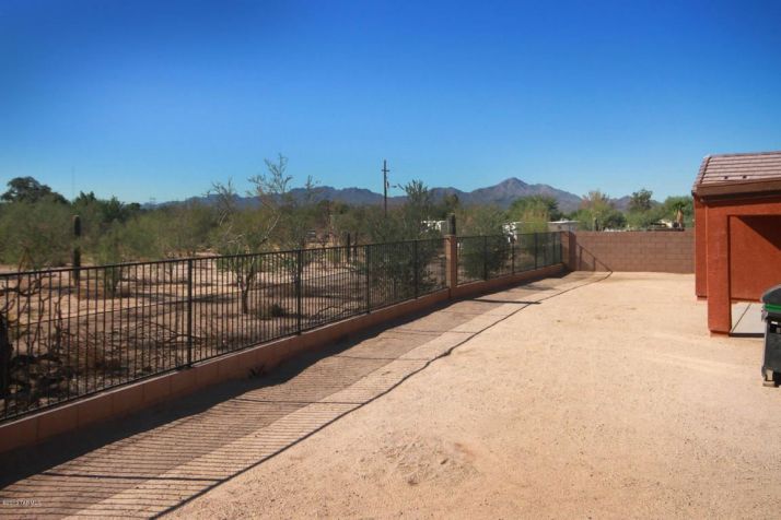 5065 W Willow Rock Way, Tucson, AZ 85741