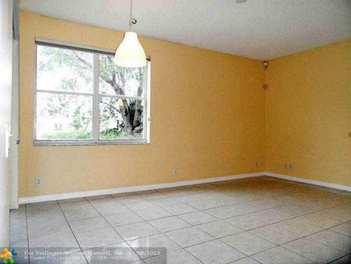 956 SAVANNAH FALLS DR, Fort Lauderdale, FL 33327