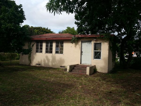 3083 Nw 63rd St, Miami, FL 33147