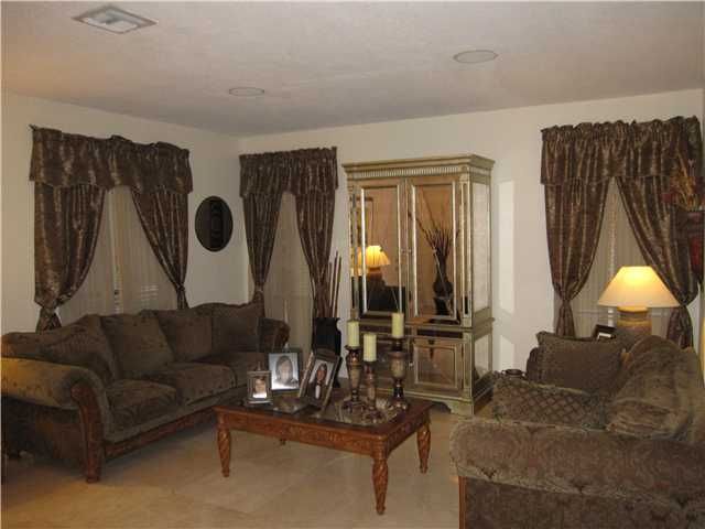 1159 SKYLARK DR, Fort Lauderdale, FL 33327