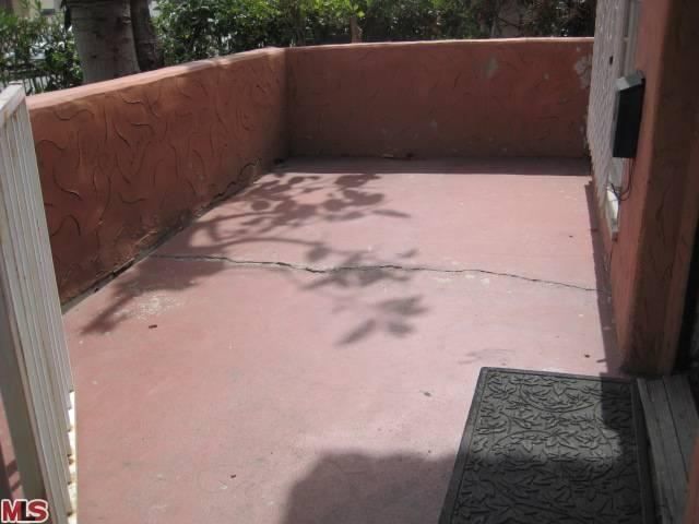 207 S Benton Way, Los Angeles, CA 90057