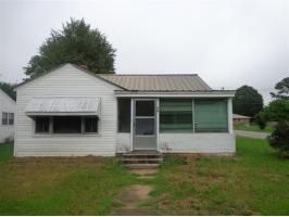 700 E 18th St., Sheffield, AL 35660