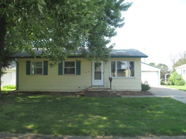 2912 W 13th St, Davenport, IA 52804