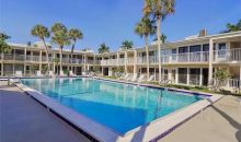 374 Harbour Dr Naples, FL 34103