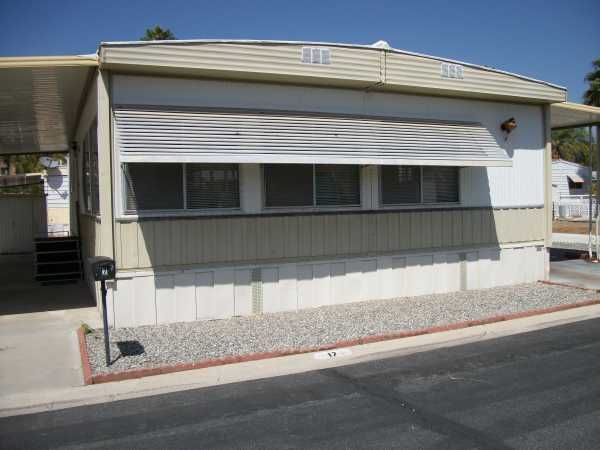 2205 W. Acacia Ave., #17, Hemet, CA 92545