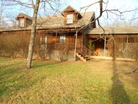 10351 S Smokey Bear Rd, Fayetteville, AR 72701