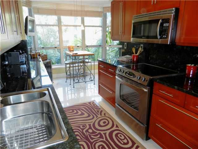 3600 MYSTIC POINTE DR # 207, Miami, FL 33180