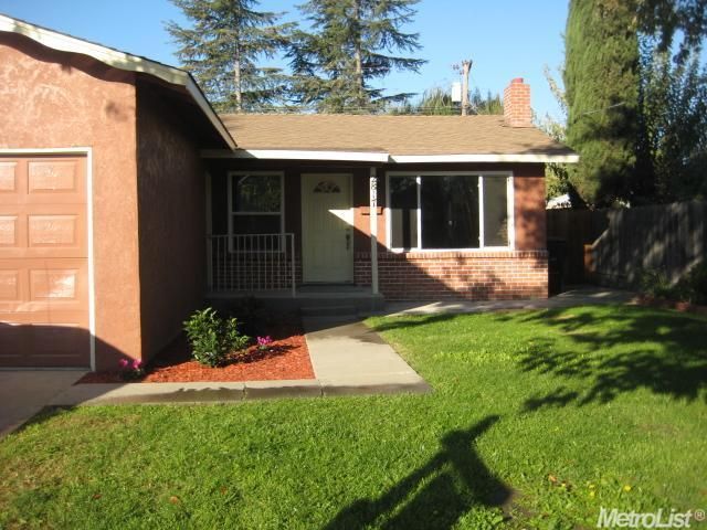 2817 Buthmann Ave, Tracy, CA 95376