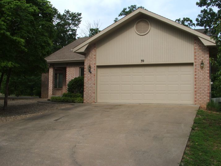 39 Kirkcaldy Dr, Bella Vista, AR 72715