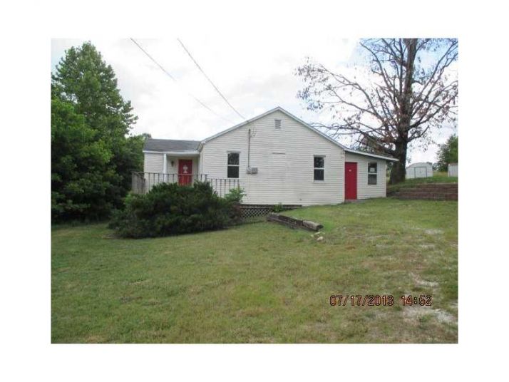 13523 Robbins Rd, Springdale, AR 72762