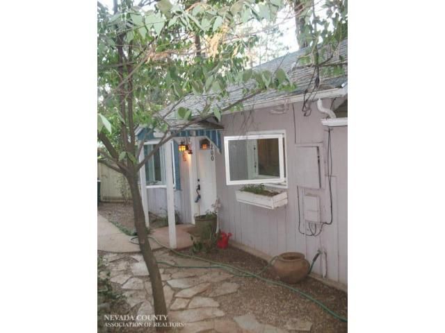 200 Fiddick Ln, Grass Valley, CA 95945