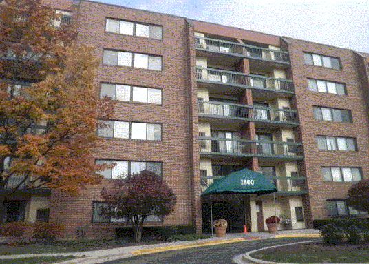 1800 Huntington Blvd, Schaumburg, IL 60195