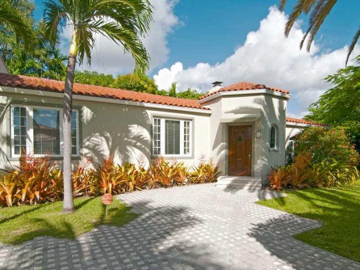 2450 SW 23 AV, Miami, FL 33145