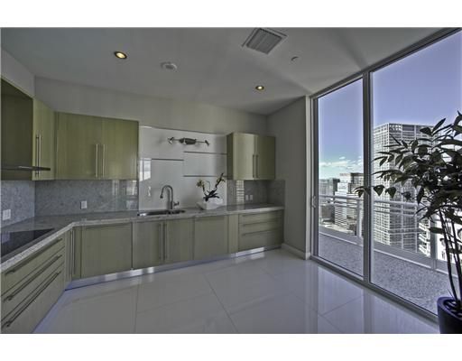 900 BRICKELL KEY BL # 3401, Miami, FL 33131