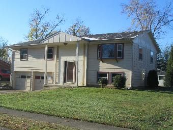 1014 Woodbourne Dr, New Albany, IN 47150