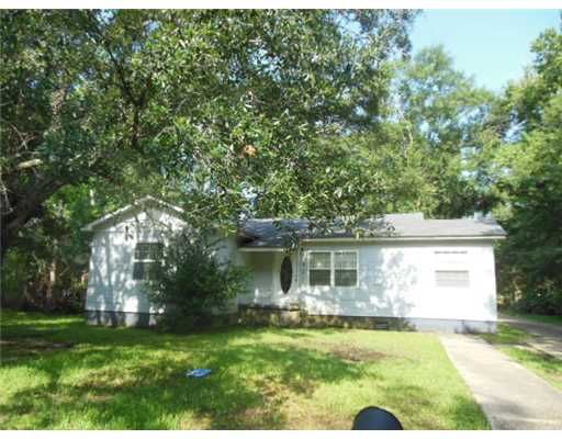 3037 Woodlawn Ave, Moss Point, MS 39563