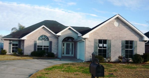 605 E Oak Point Ct, La Place, LA 70068