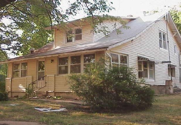 305 W 3rd St, Allen, KS 66833
